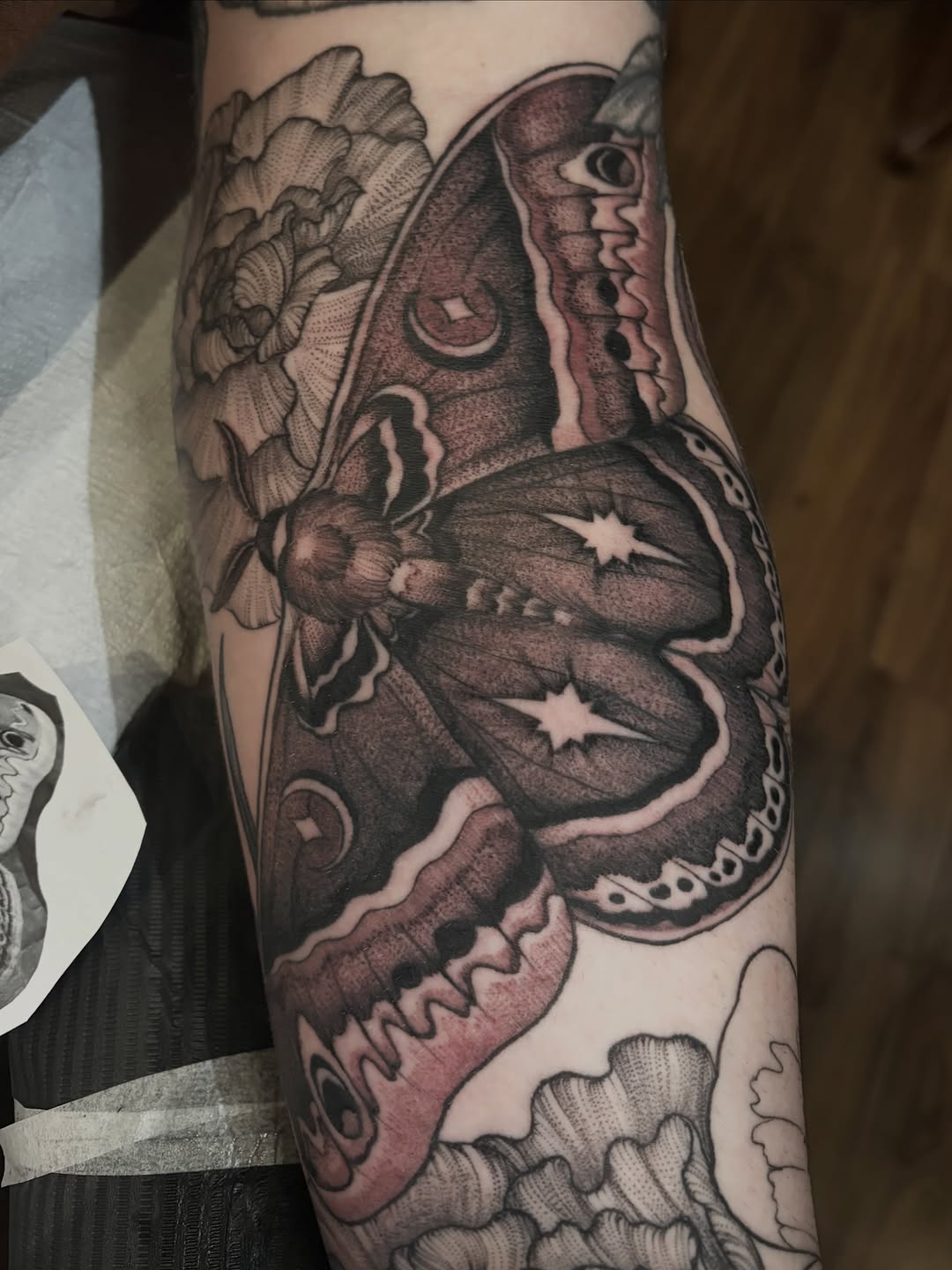 Tattoo by @meluusiine — black_and_grey, dotwork
