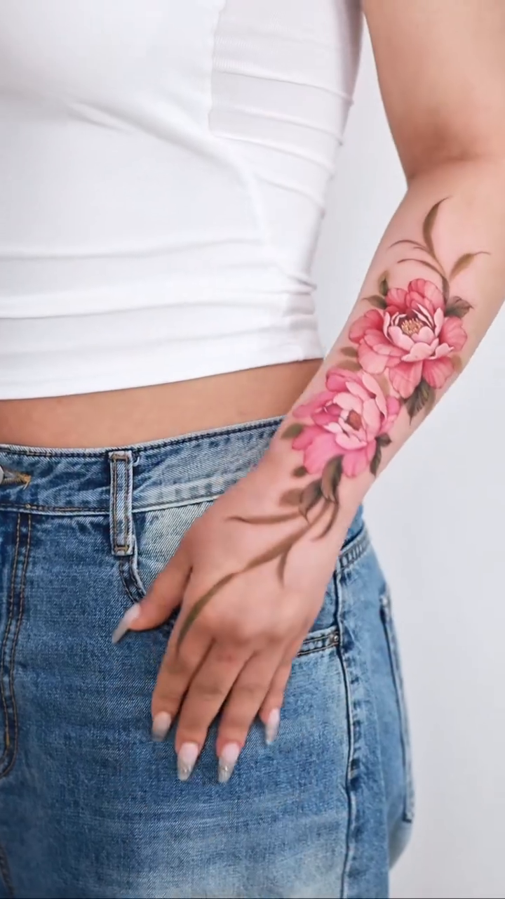 Tattoo by @tattooist_silo — neo_traditional, watercolor