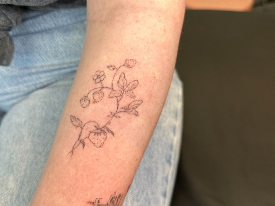 Tattoo by @taravychi — fine_line