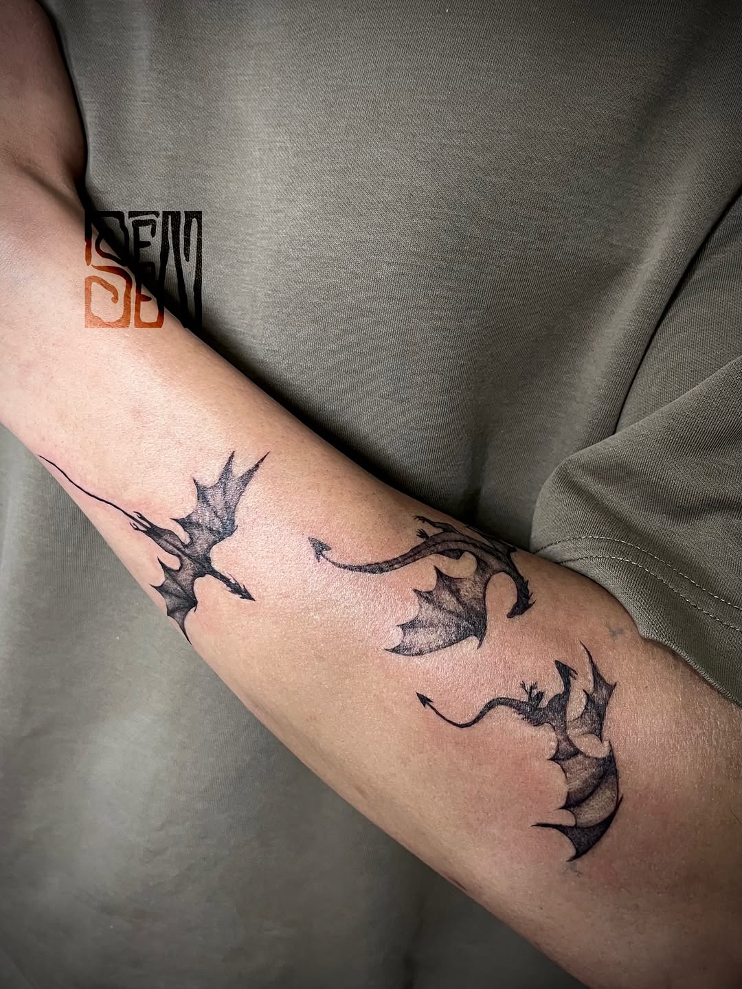 Tattoo by @seen.ttt โ fine_line, illustrative
