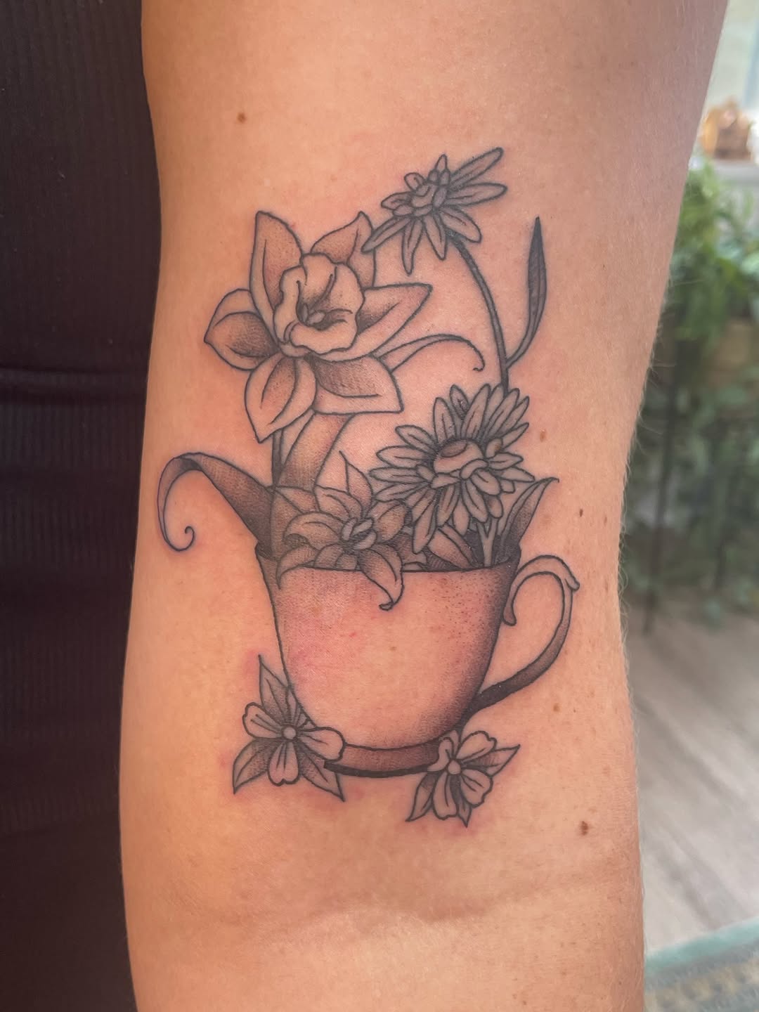 Tattoo by @lyndzee_ — black_and_grey, fine_line