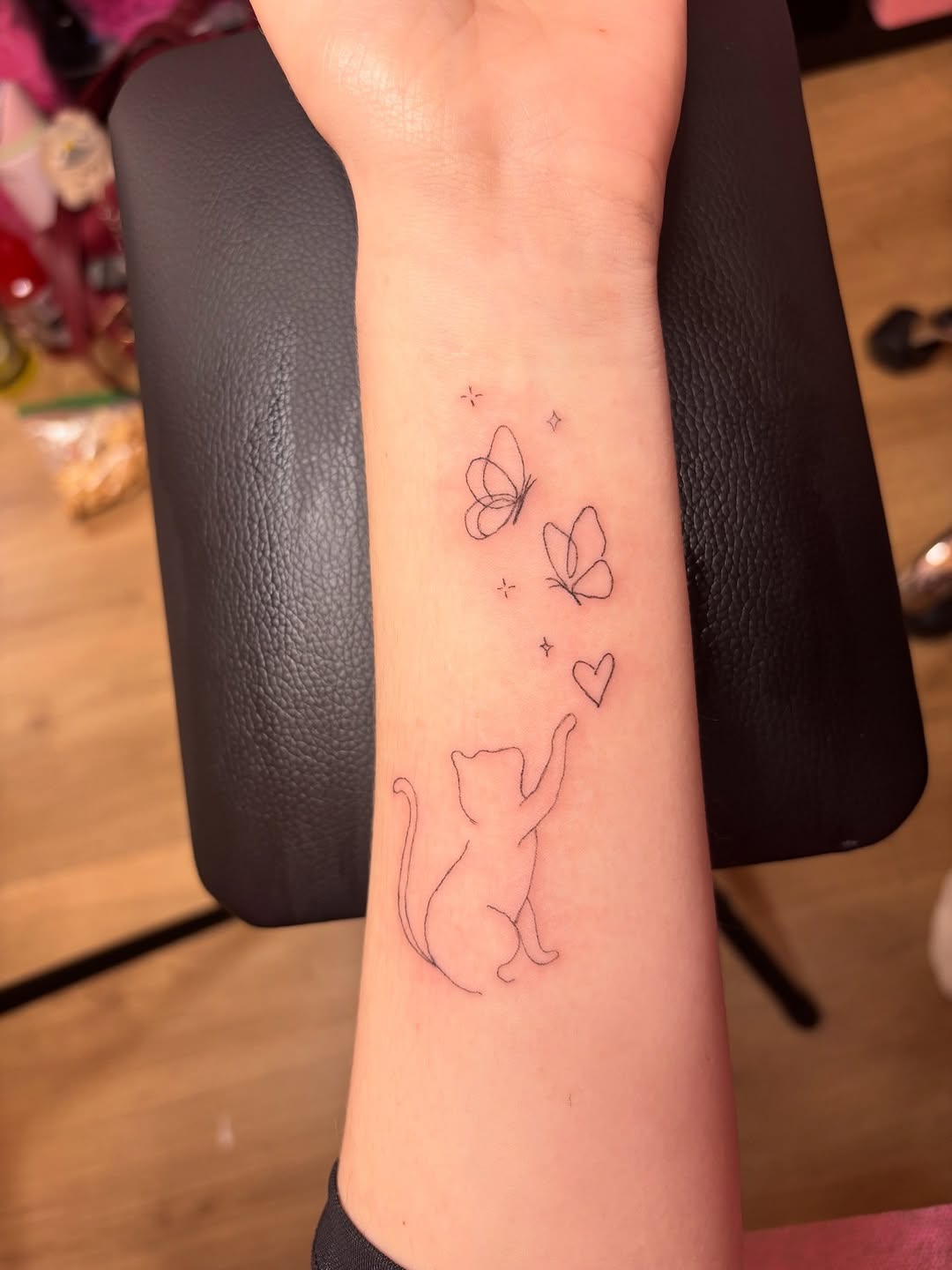 Tattoo by @essentialinktattoos — fine_line, minimalist