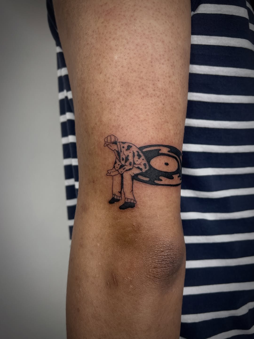Tattoo by @lre_ink — fine_line, black_and_grey