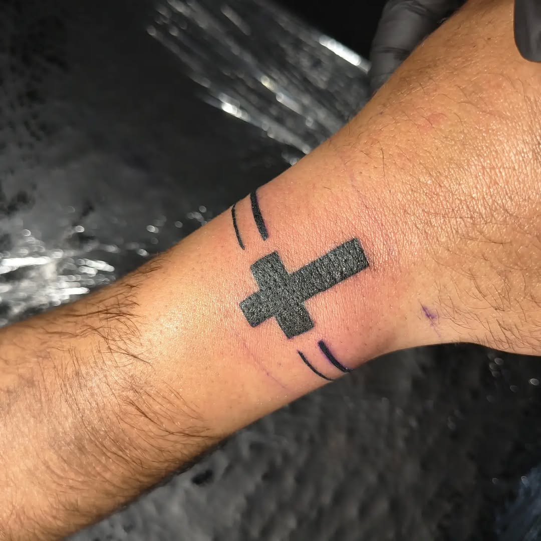 Tattoo by @hyacynth.tattoo — blackwork