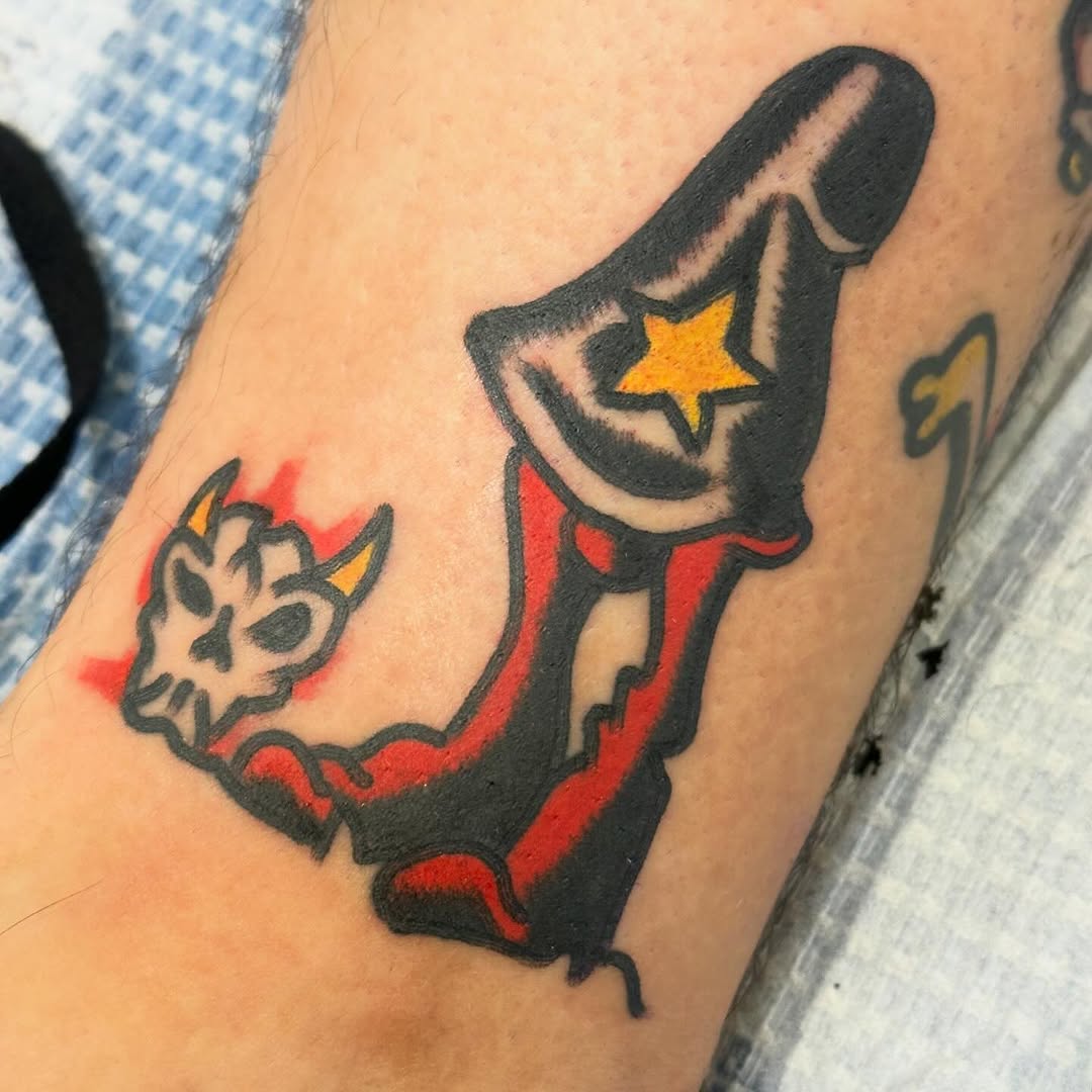 Tattoo by @ross_ians_tattoo — american_traditional