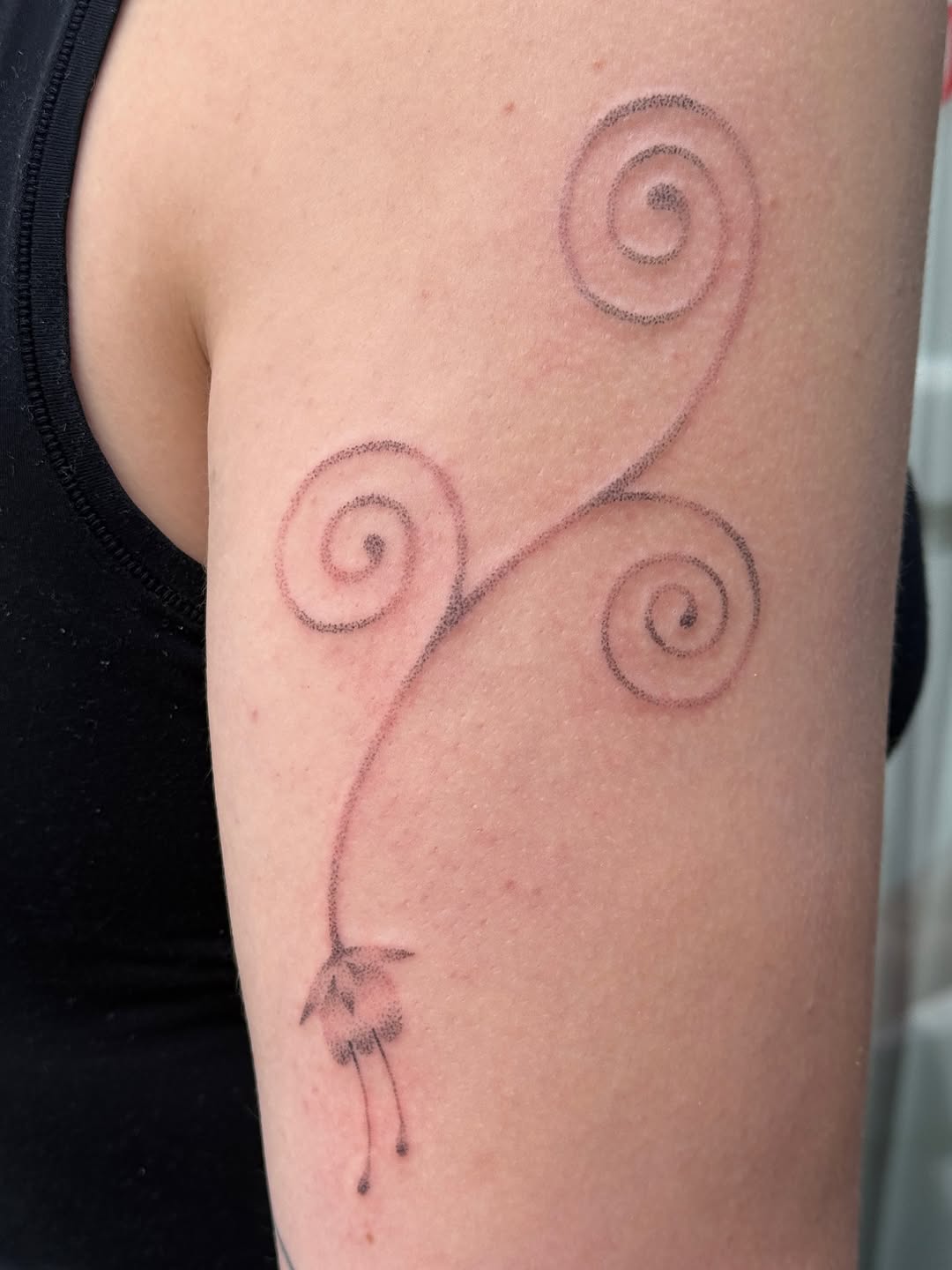 Tattoo by @alicexgreen — fine_line, dotwork