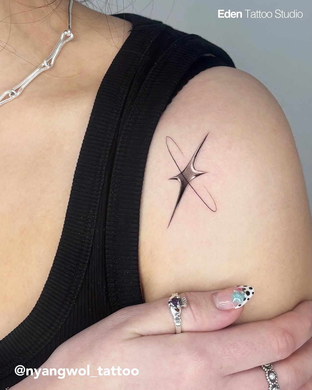 Tattoo by @nyangwol_tattoo — fine_line, minimalist