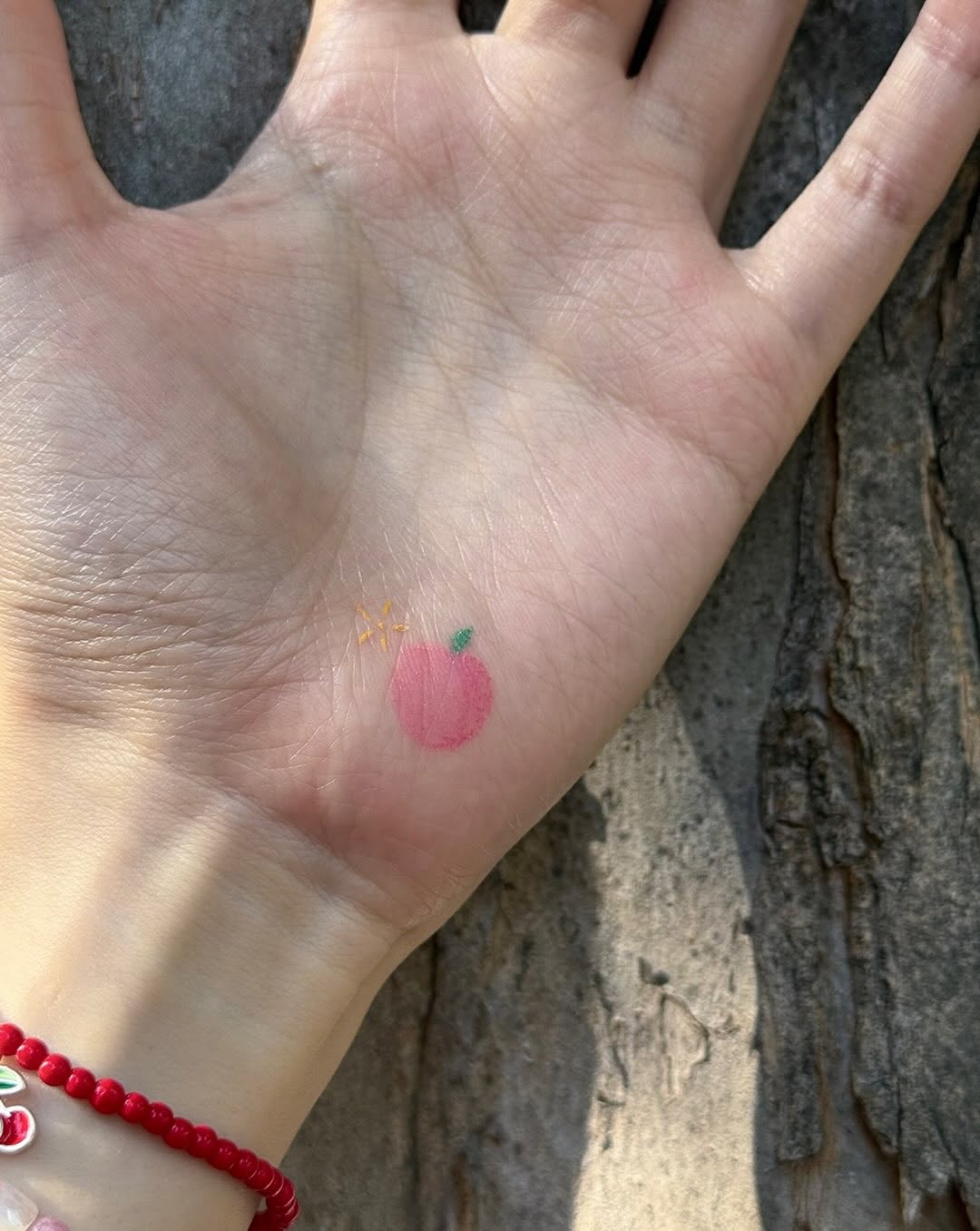 Tattoo by @gimgingi — fine_line, minimalist