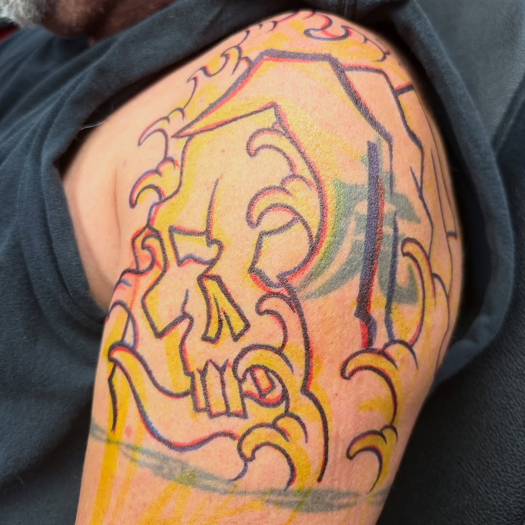 Tattoo by @taintidtats — blackwork, new_school