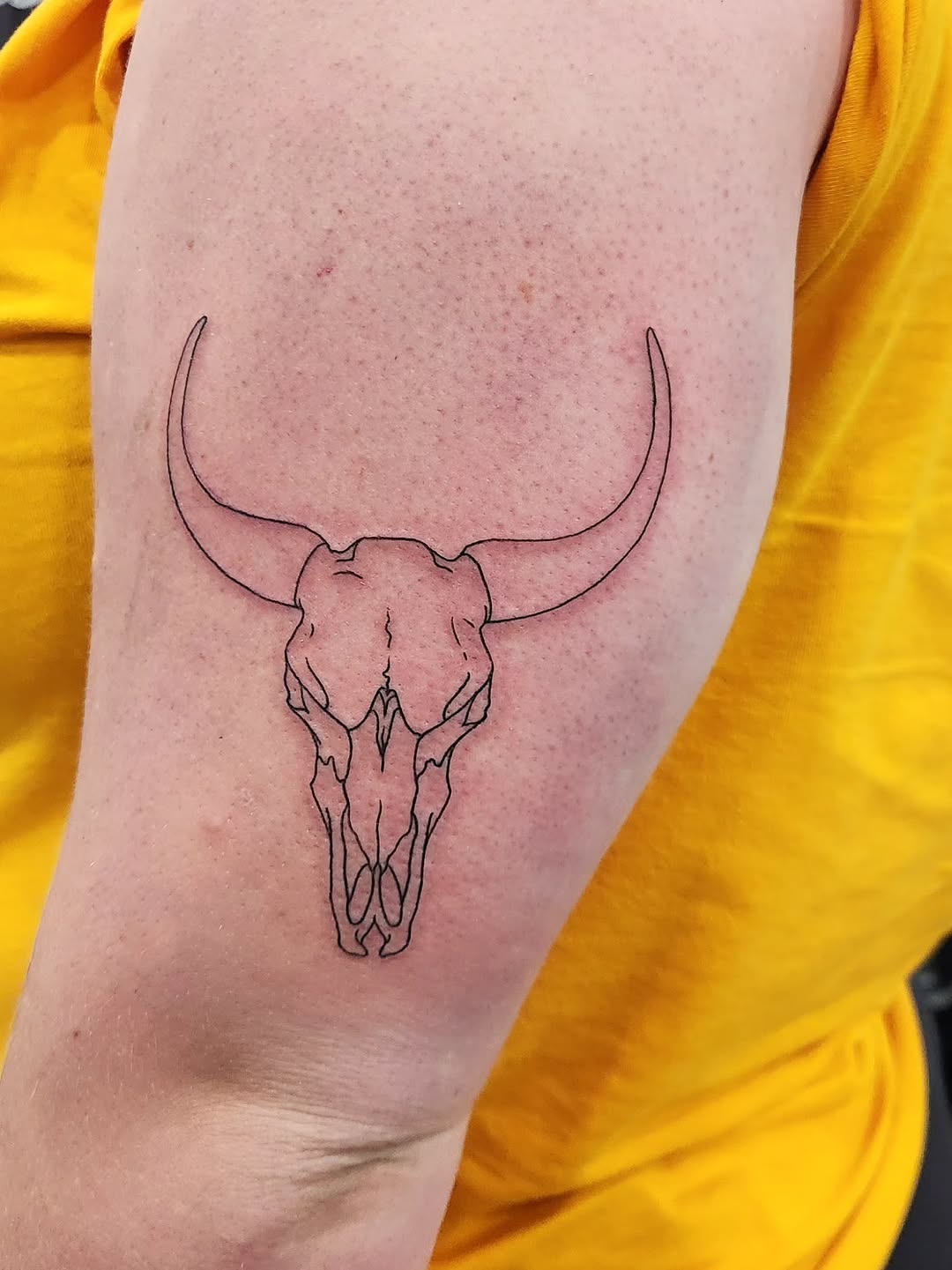Tattoo by @art.by.robyn — fine_line