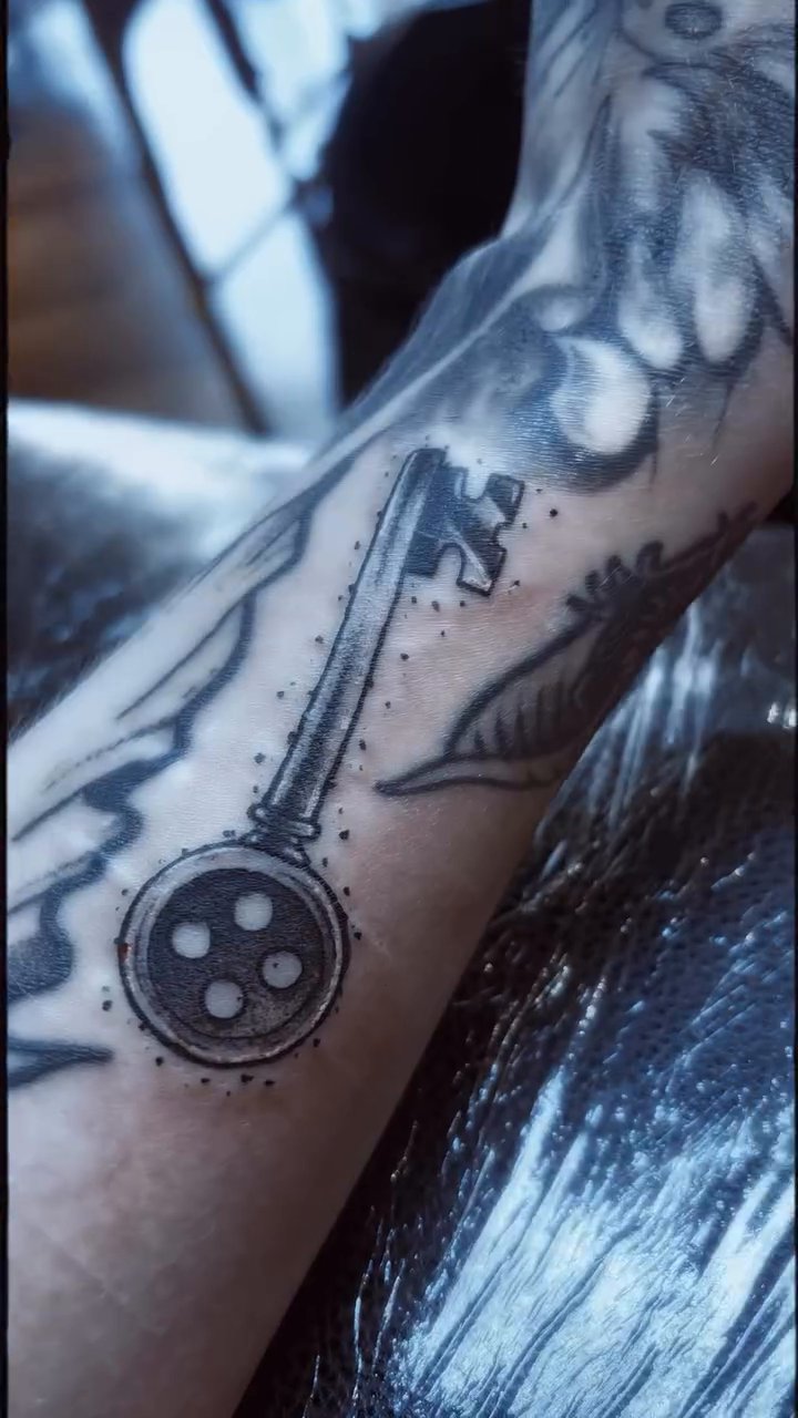 Tattoo by @bennwho_tattoo โ fine_line, black_and_grey