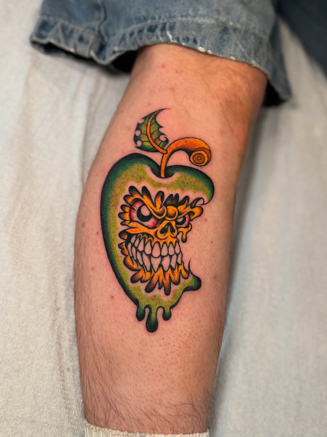 Tattoo by @lilcenzo — new_school