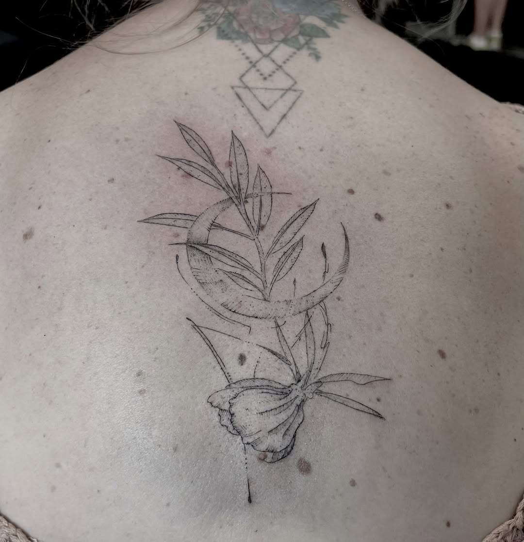 Tattoo by @mattbagodonuts — fine_line, dotwork