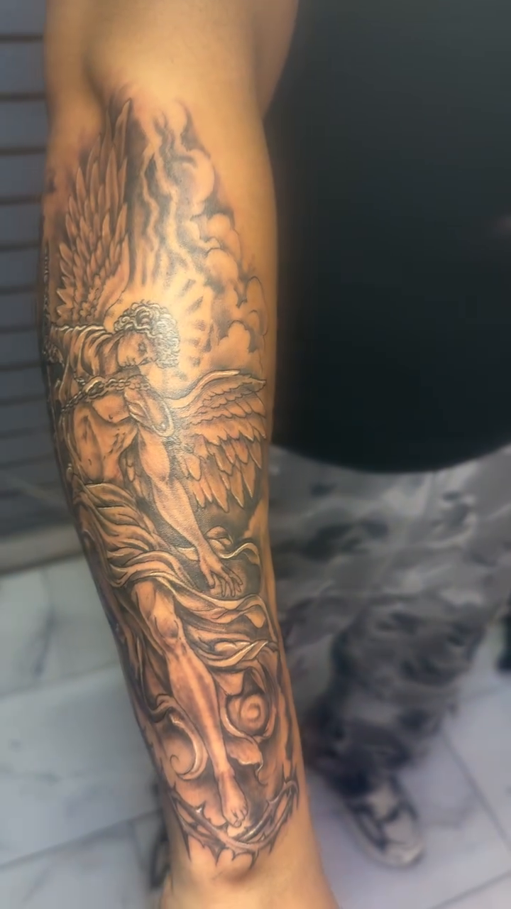 Tattoo by @onasistattoo — black_and_grey, realism