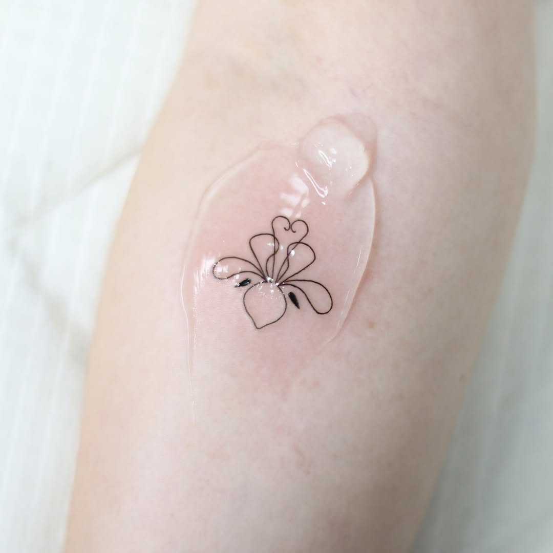 Tattoo by @wittybutton_tattoo — fine_line
