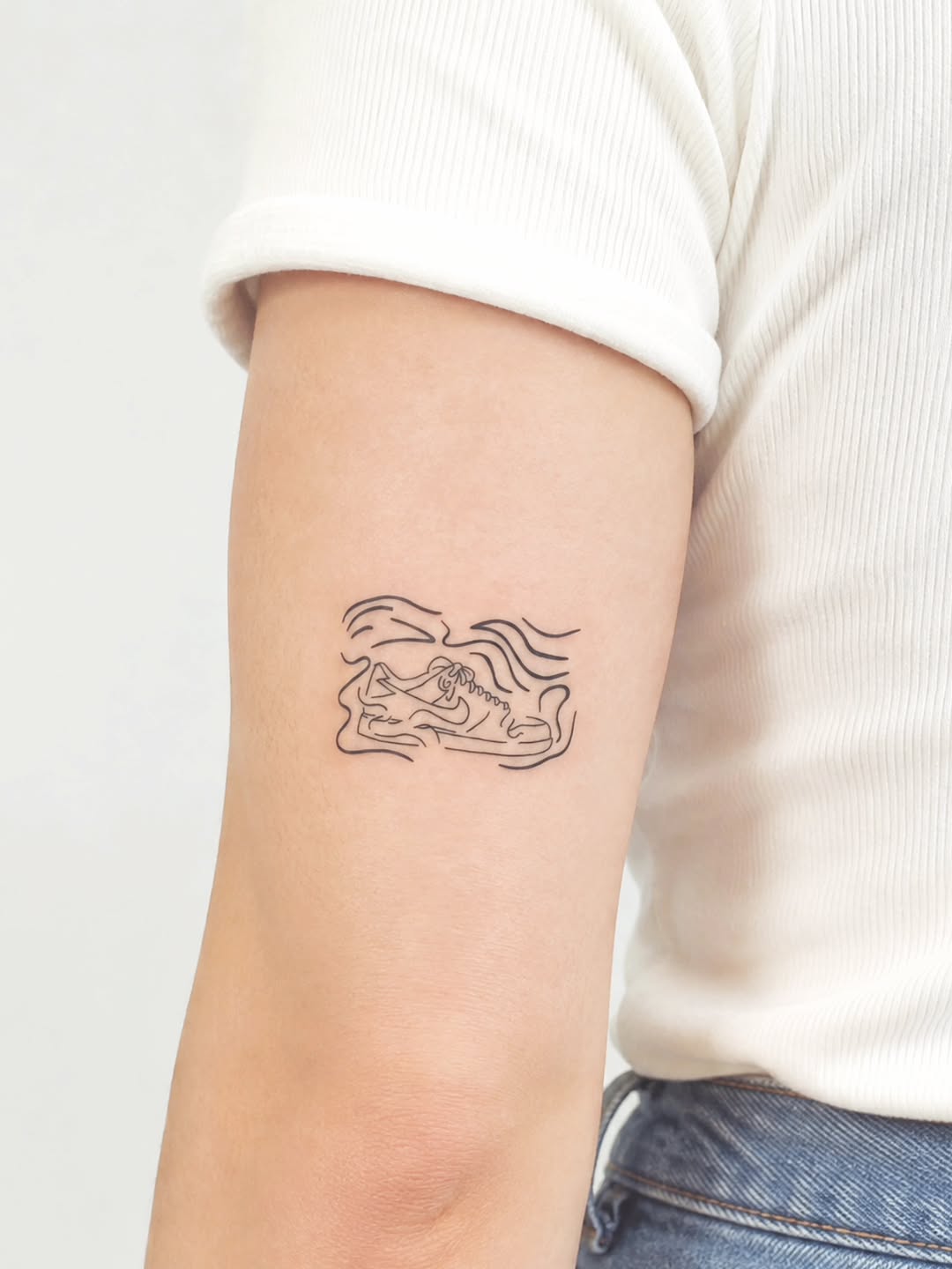 Tattoo by @craneveil.tattoo — fine_line, minimalist