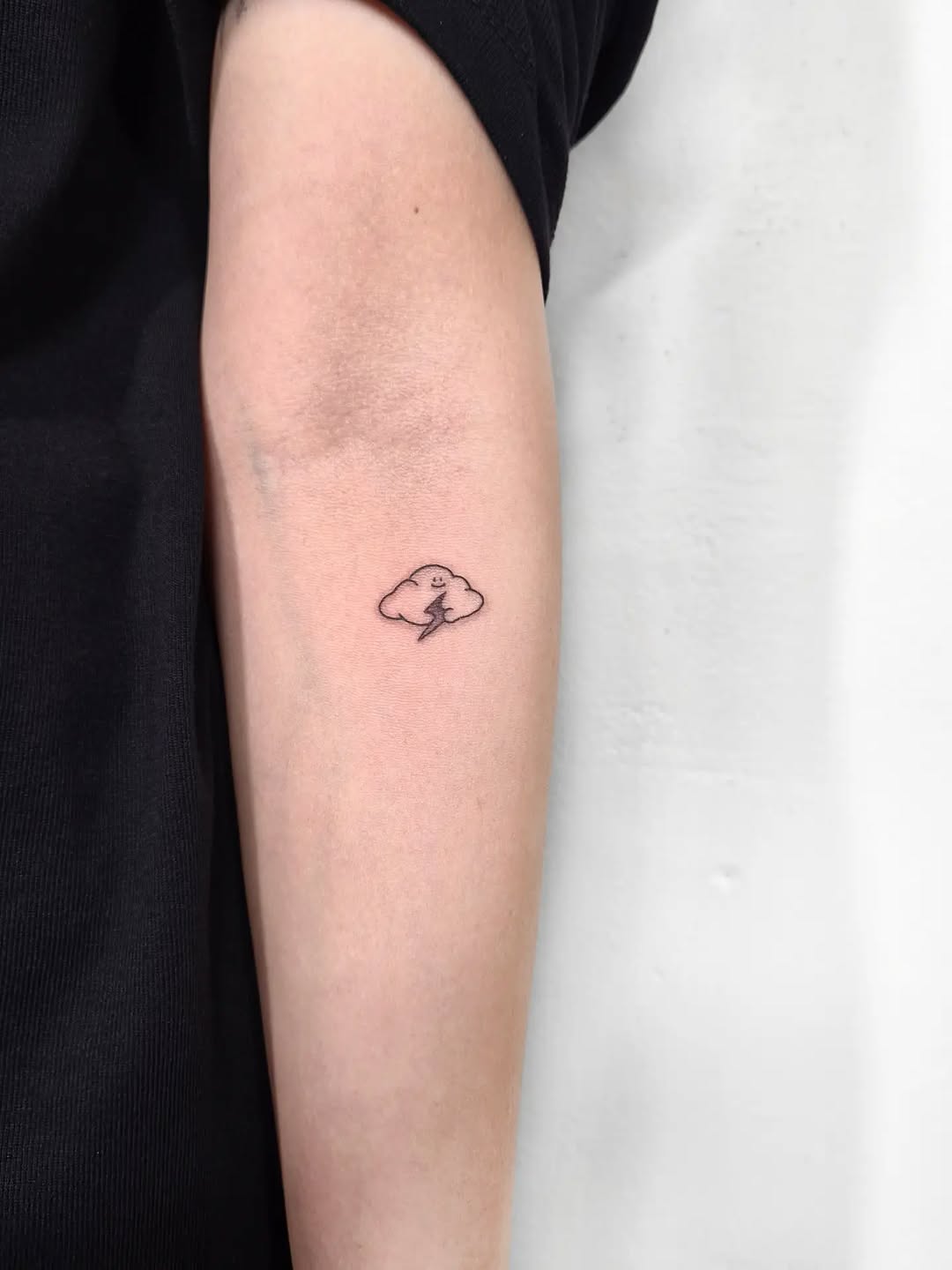 Tattoo by @ink_x_seoul — fine_line, minimalist