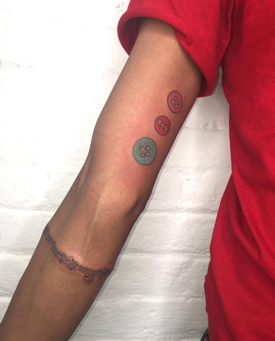 Tattoo by @consomm.able — fine_line, minimalist