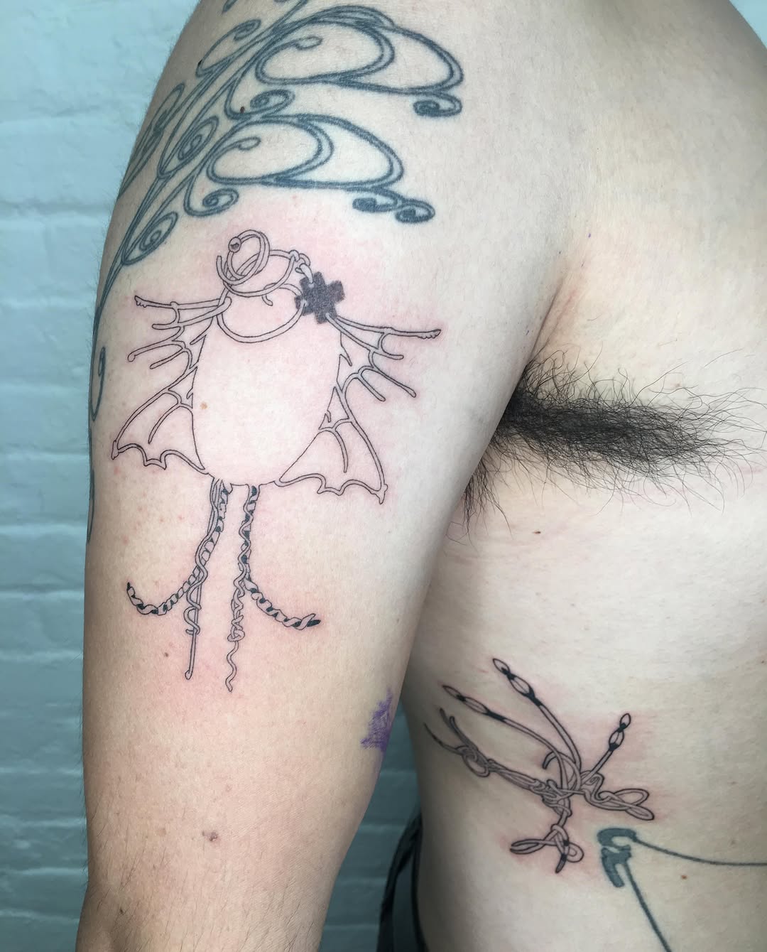 Tattoo by @consomm.able — fine_line, sketch