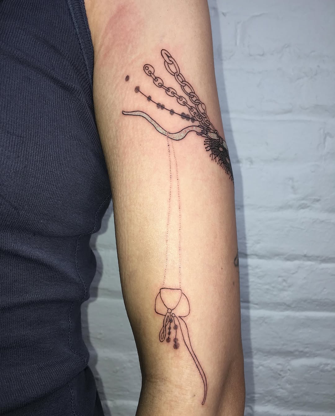 Tattoo by @consomm.able — fine_line, illustrative
