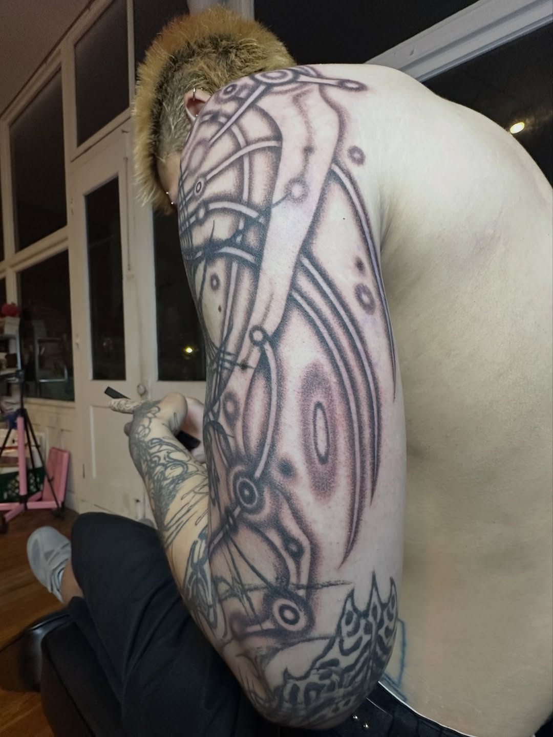 Tattoo by @7bugin7thdimension โ geometric, black_and_grey