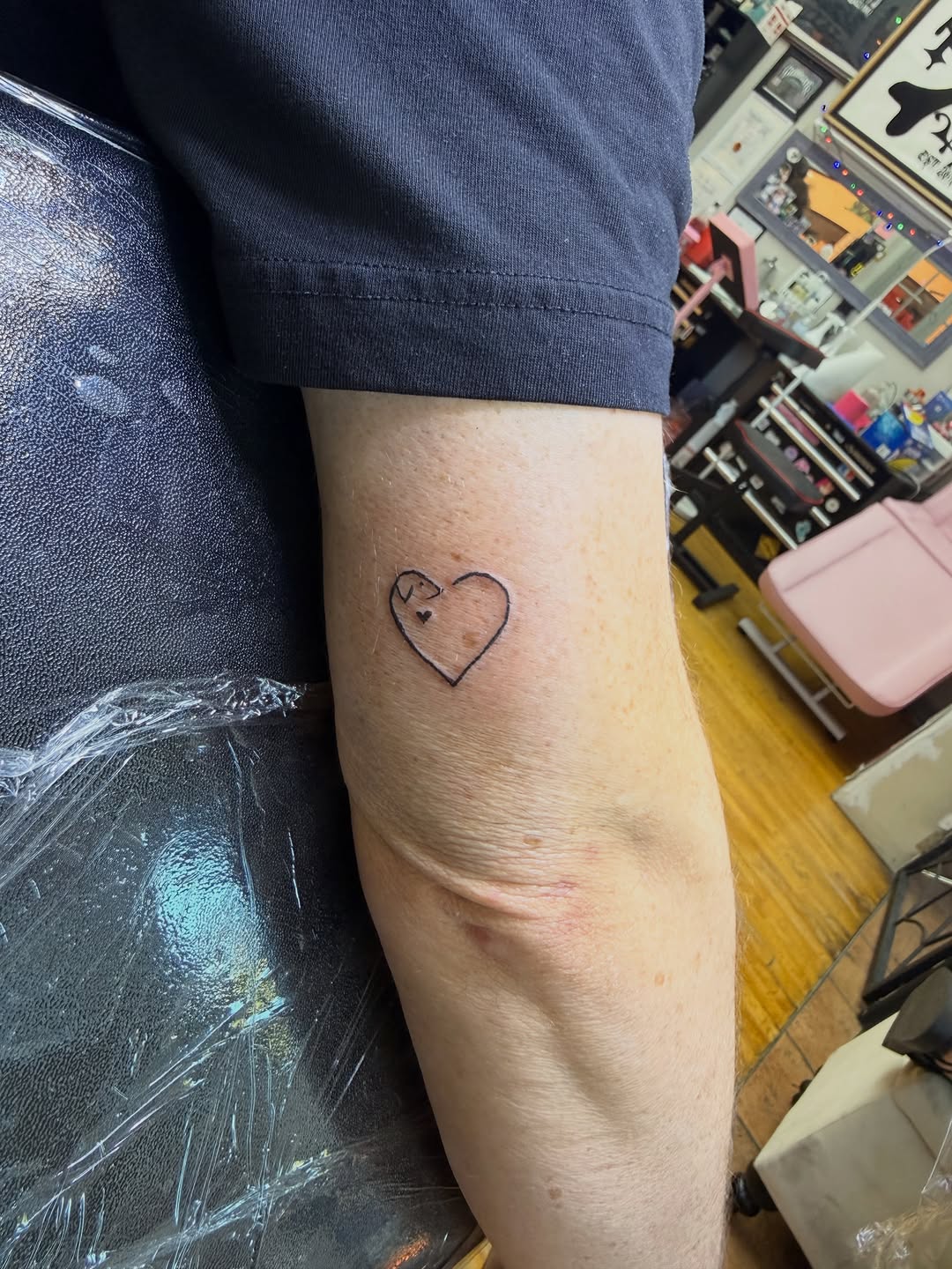 Tattoo by @inked_by_parisapple — fine_line, minimalist