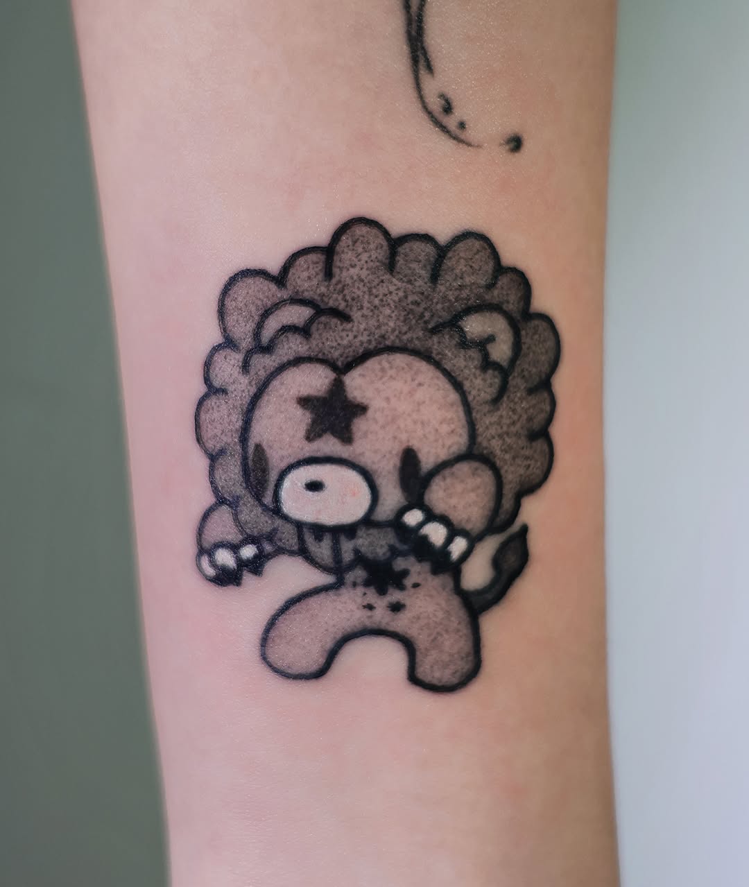 Tattoo by @6cm.tattoo — new_school