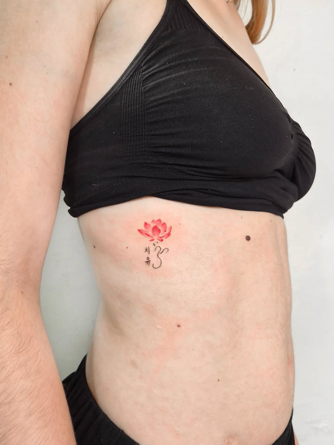 Tattoo by @ink_x_seoul — fine_line, minimalist