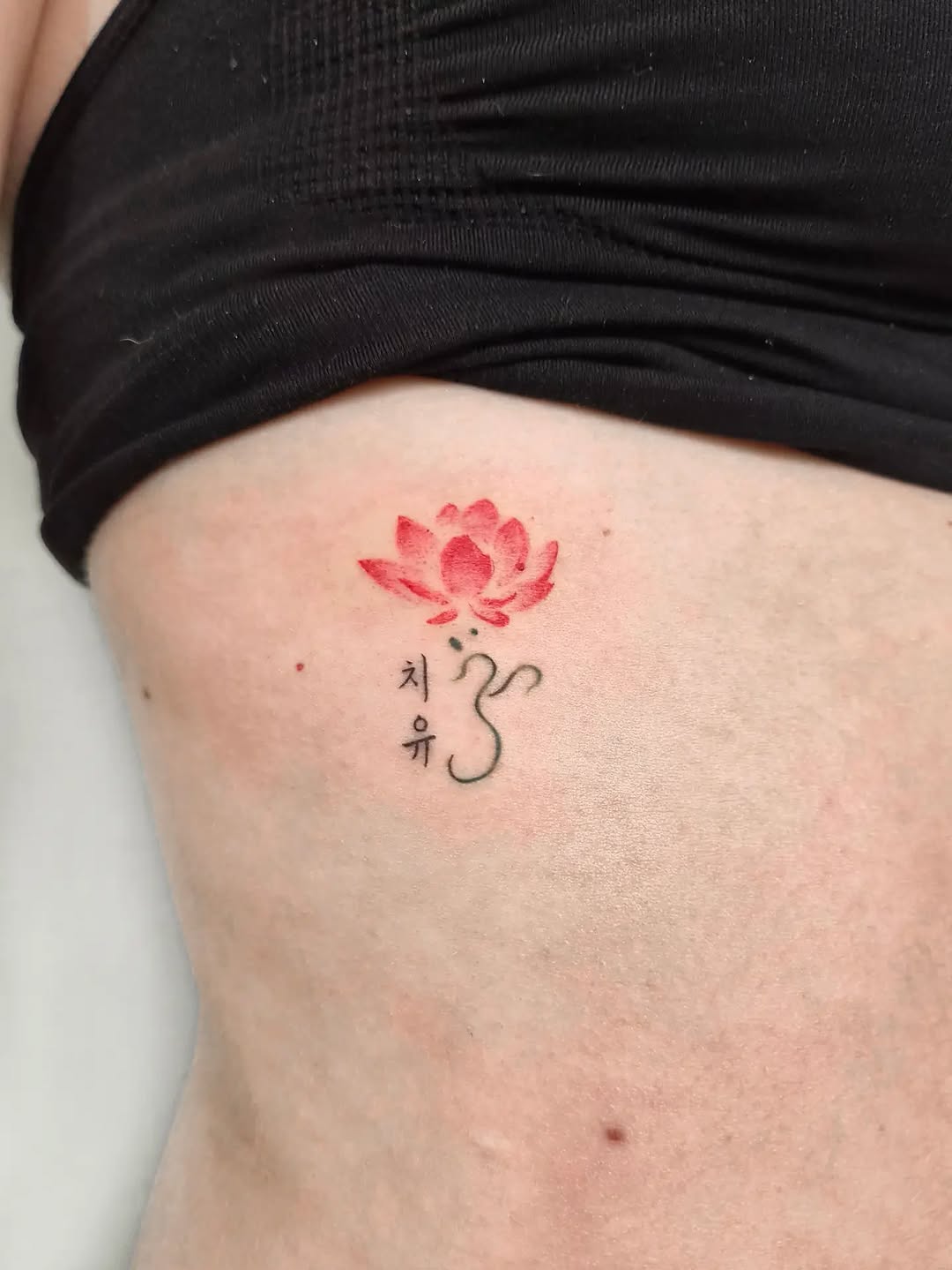 Tattoo by @ink_x_seoul — fine_line, watercolor