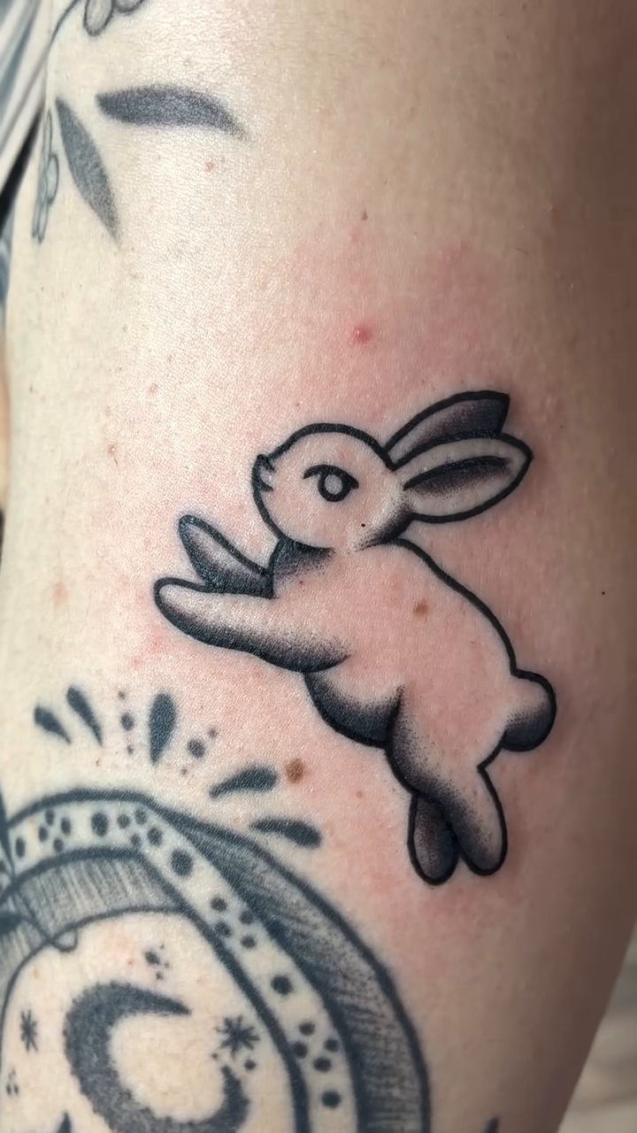 Tattoo by @lauriepocket.tattoo — fine_line