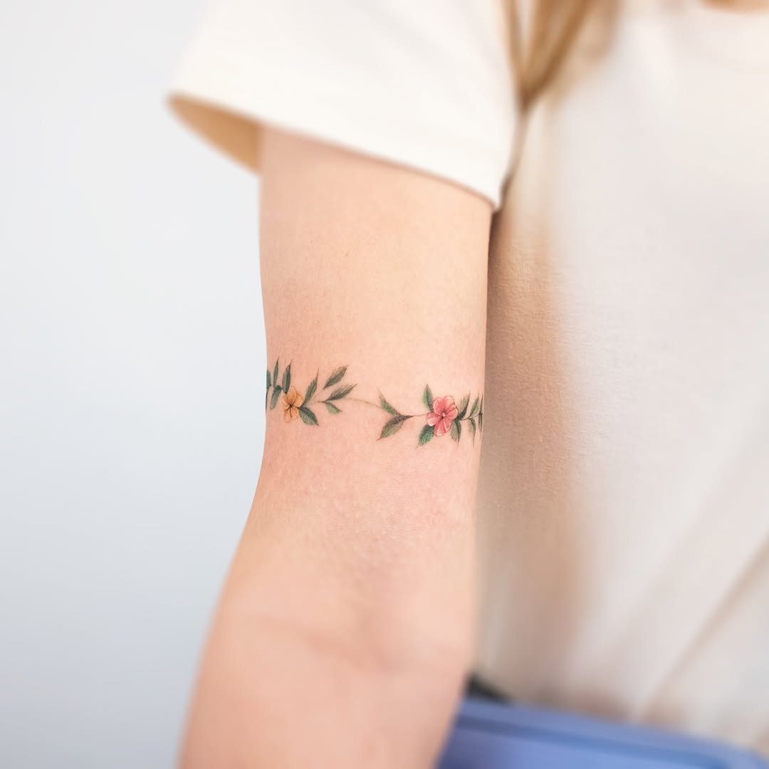 Tattoo by @dongyang.ink — fine_line, watercolor