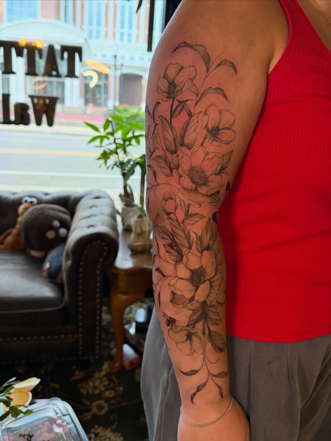 Tattoo by @emprintedd β fine_line, black_and_grey