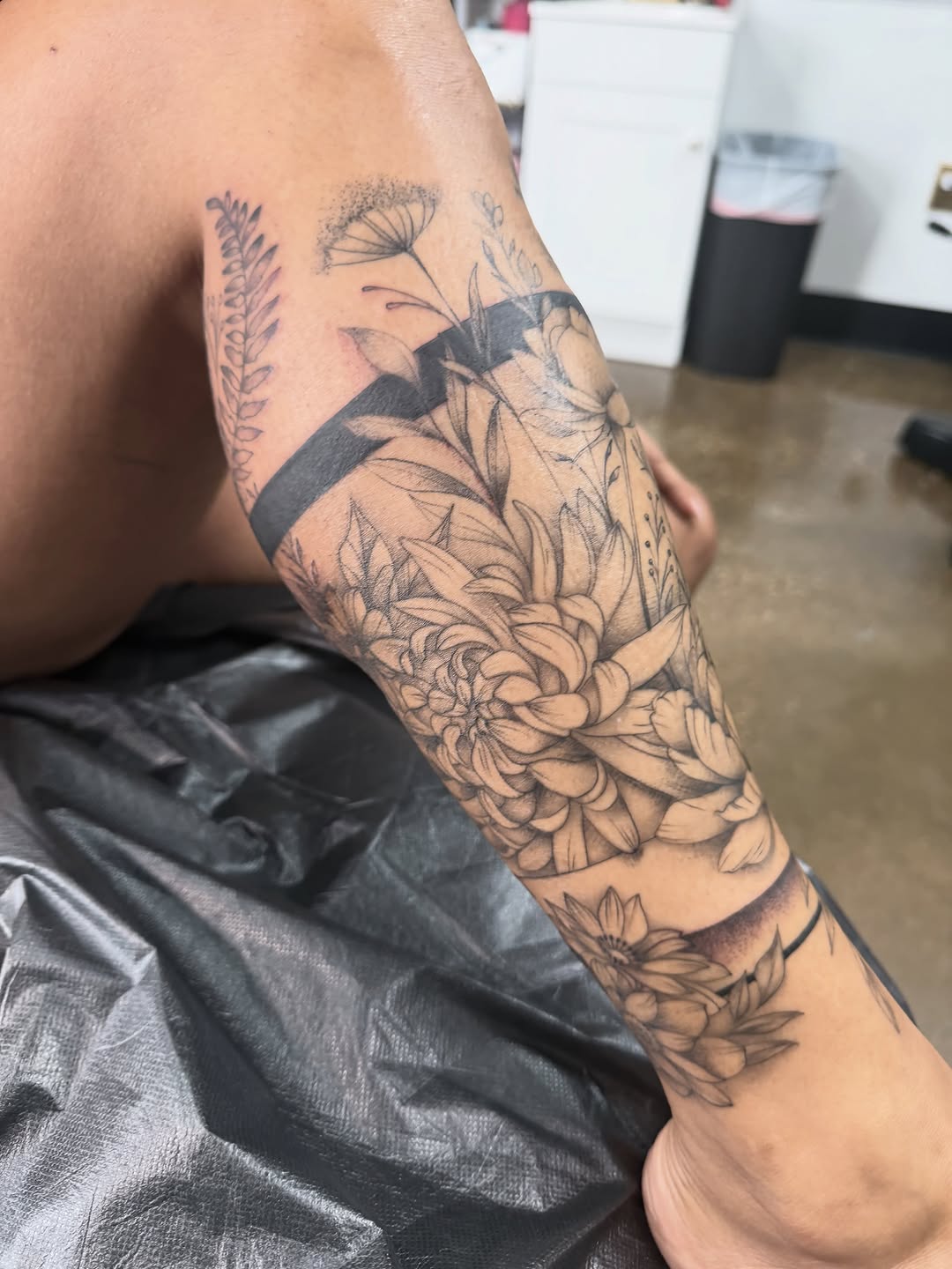 Tattoo by @annarttt — fine_line, black_and_grey
