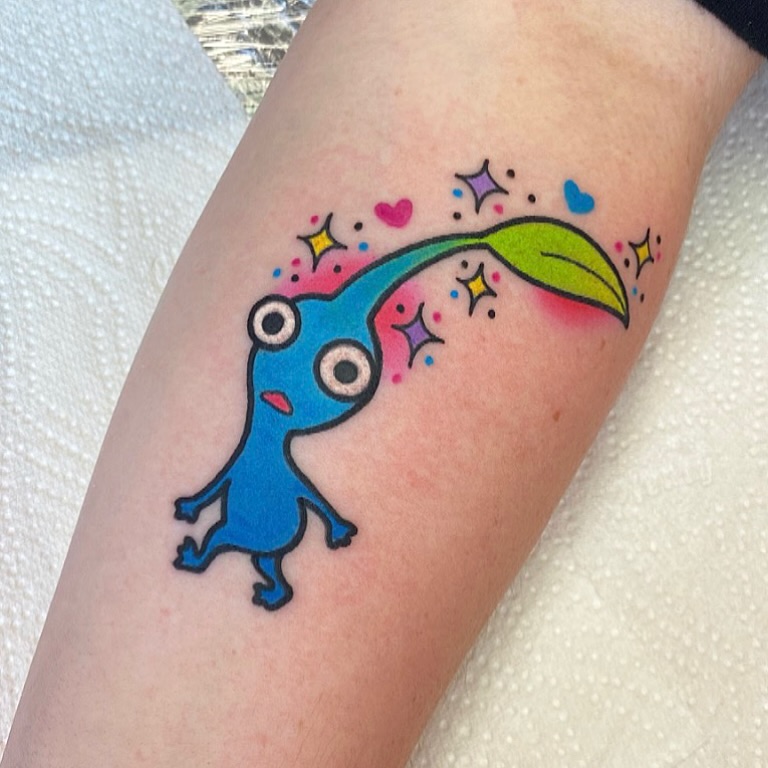 Tattoo by @roxyrydertattoo — new_school