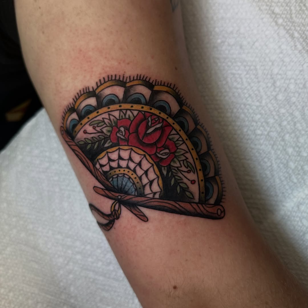 Tattoo by @gloomybugz โ neo_traditional
