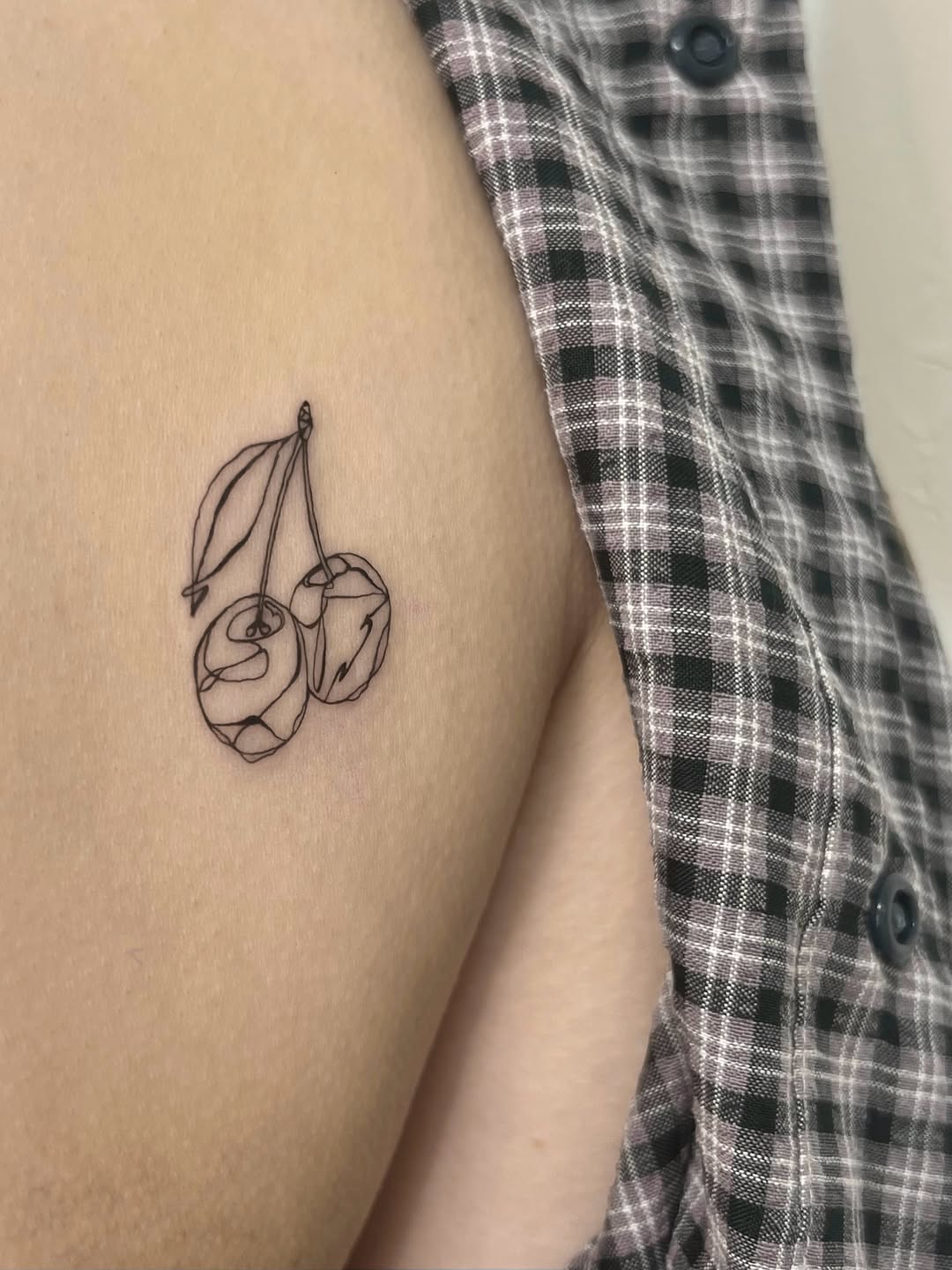Tattoo by @tatt.diana — fine_line