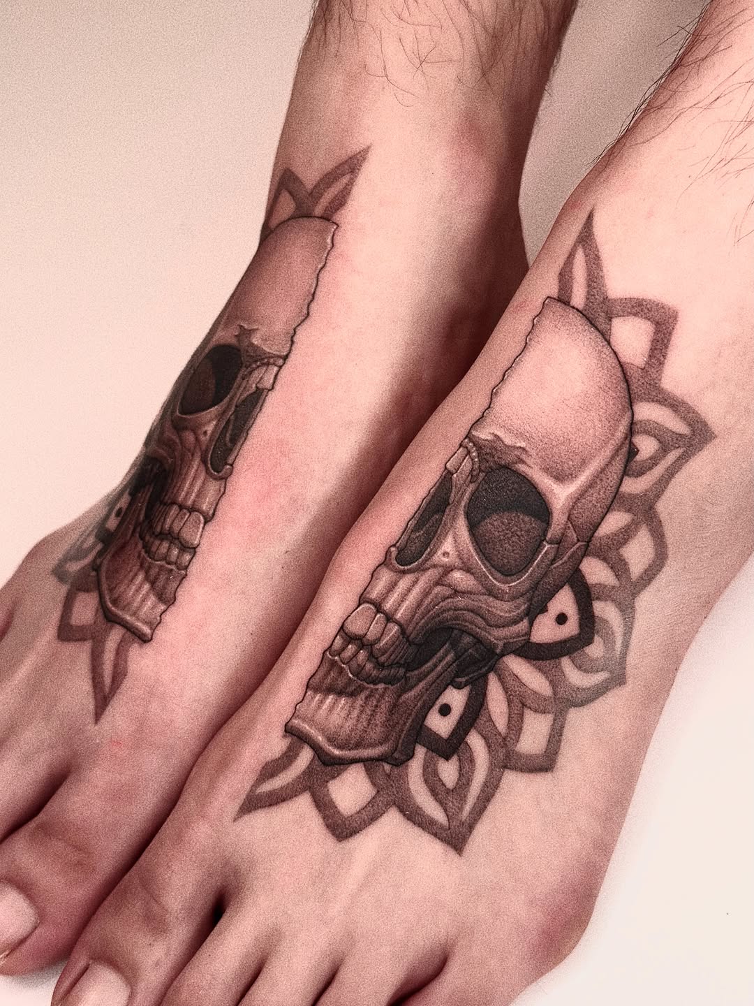 Tattoo by @wonsoong_blk — realism, dotwork