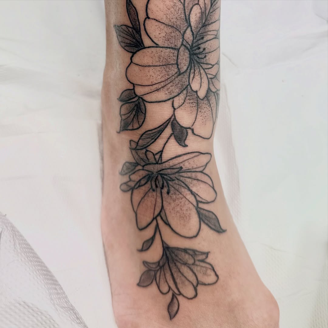 Tattoo by @ferraratattooo โ fine_line, black_and_grey
