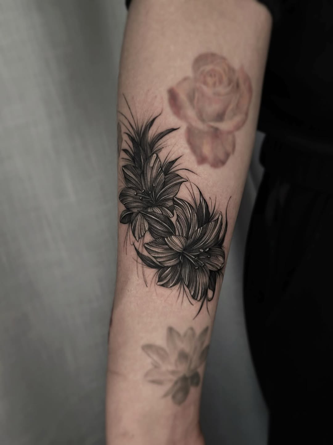 Tattoo by @tamilia_howall — black_and_grey, realism