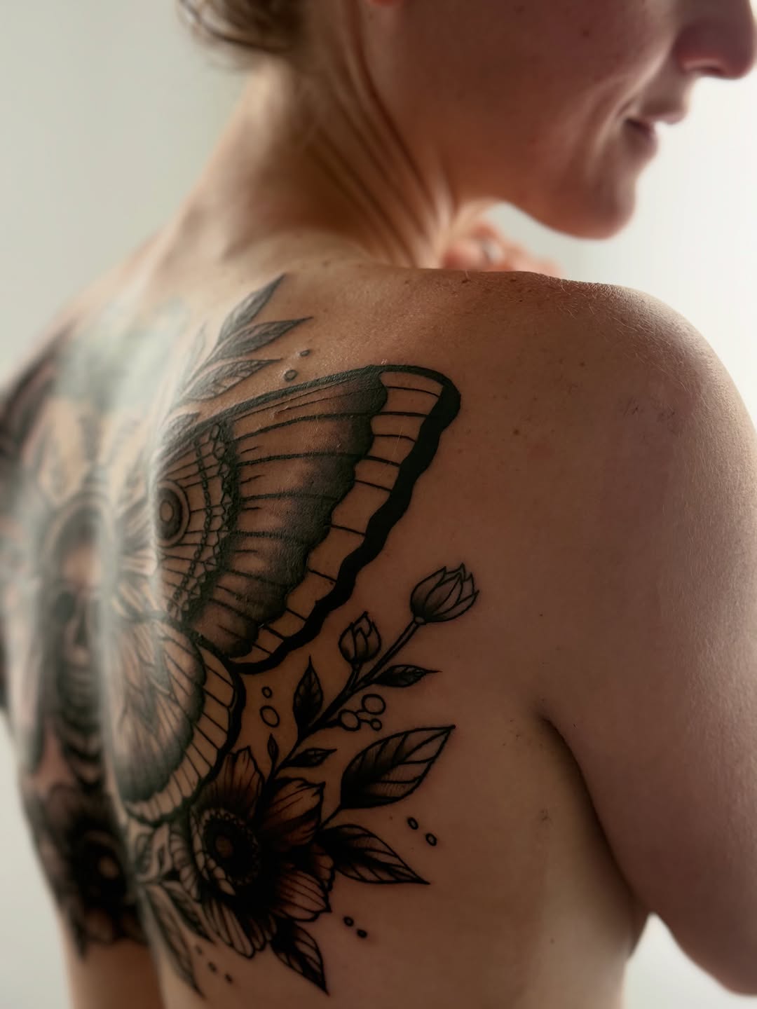 Tattoo by @ravenwrathmore โ black_and_grey, fine_line