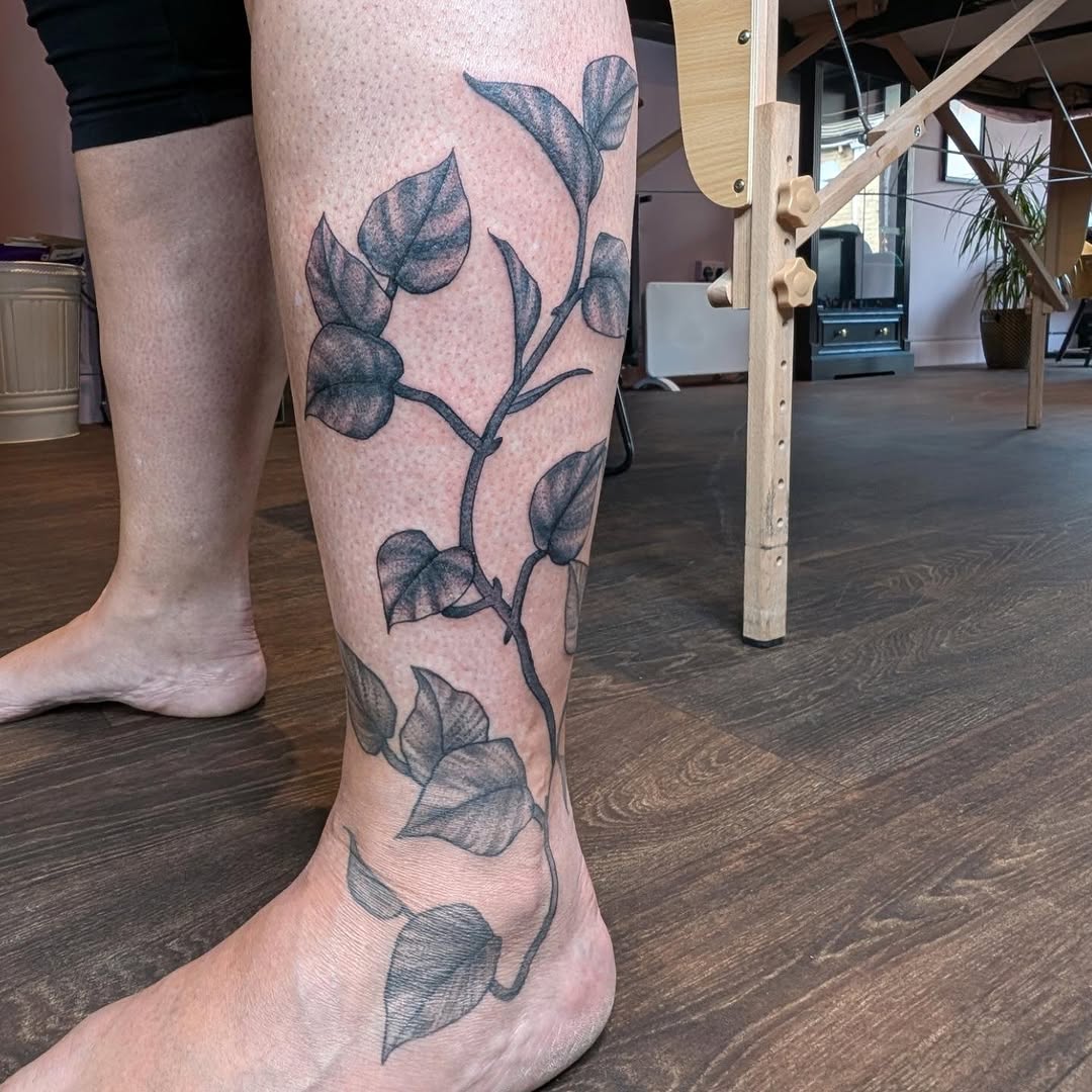 Tattoo by @mimtheyertattoos — fine_line, black_and_grey