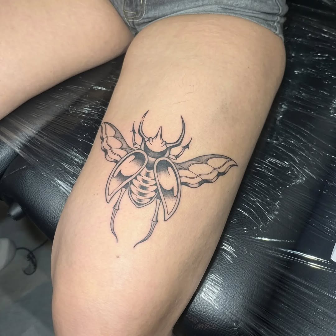 Tattoo by @elstattoos — black_and_grey, illustrative