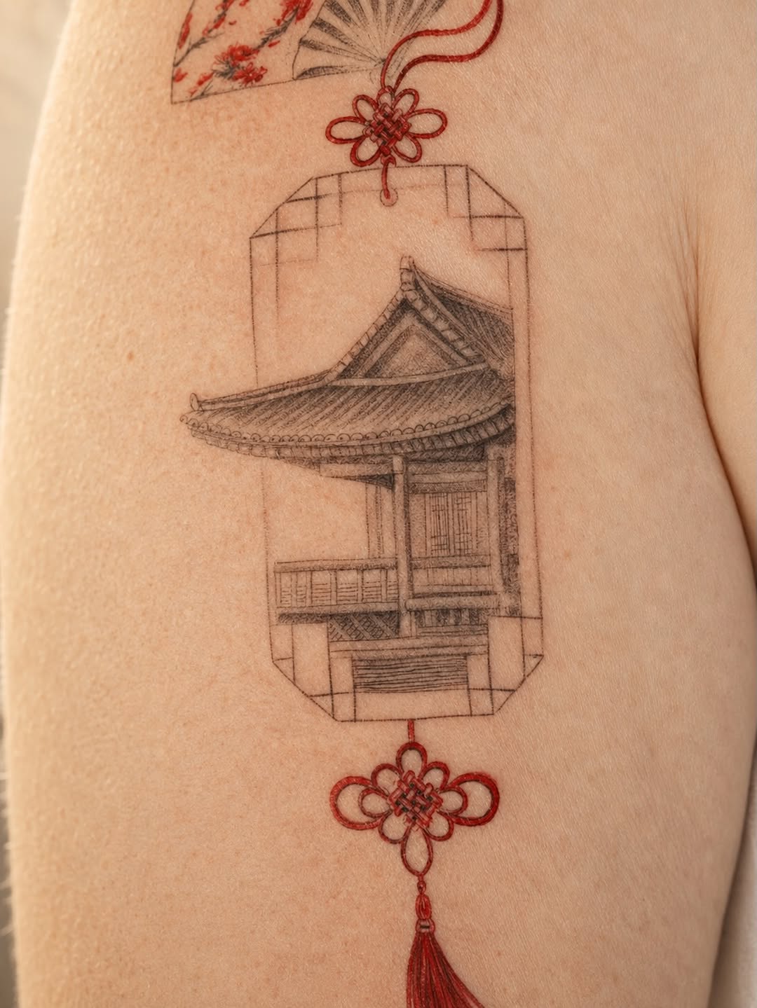 Tattoo by @heoyeon__tattoo — fine_line, illustrative