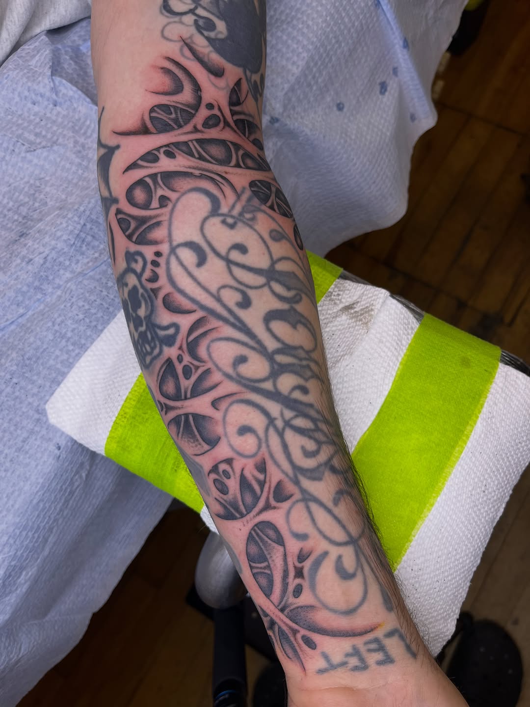 Tattoo by @arno.larose — black_and_grey, geometric