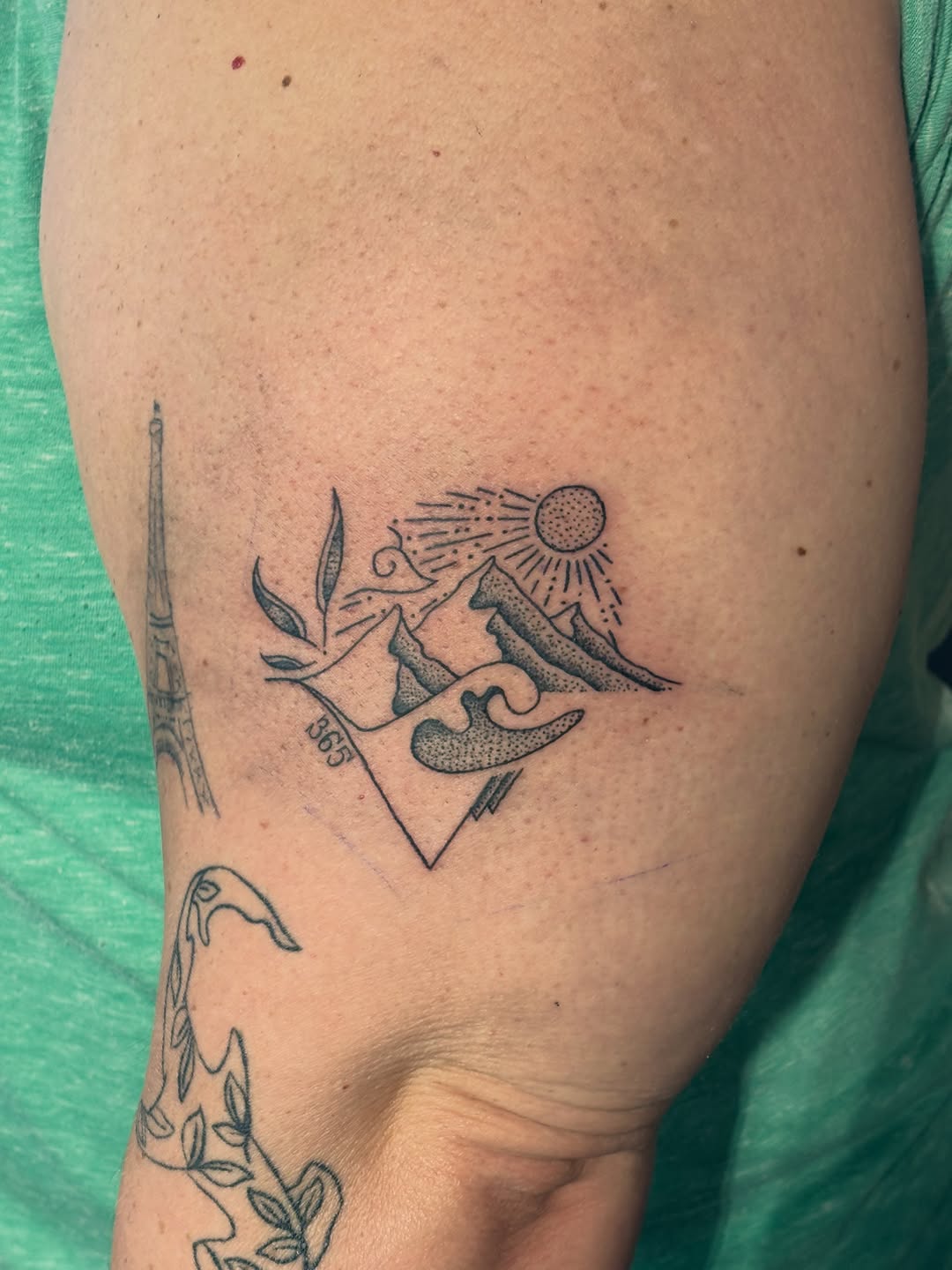 Tattoo by @mimii.inks — fine_line, dotwork