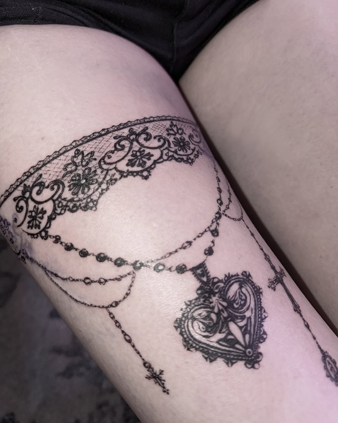 Tattoo by @kayaa.tt — fine_line, ornamental