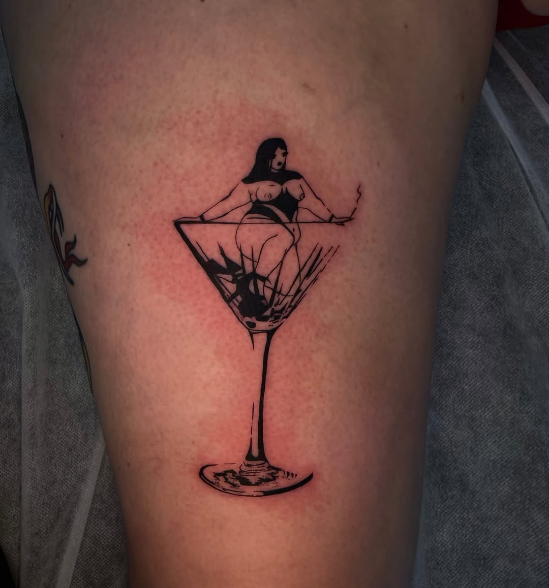 Tattoo by @meliasdolls — fine_line, black_and_grey