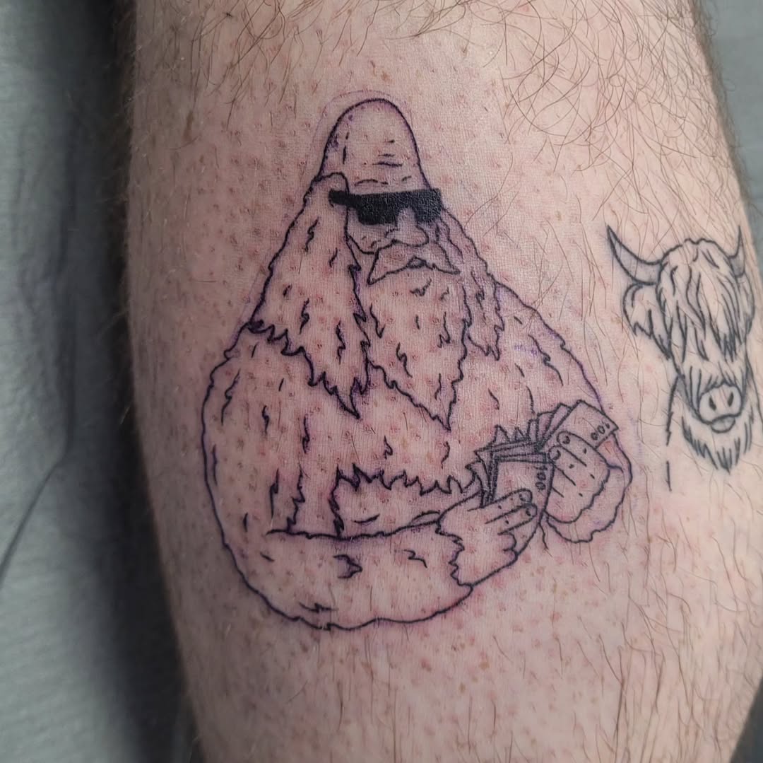Tattoo by @lariendragon — black_and_grey