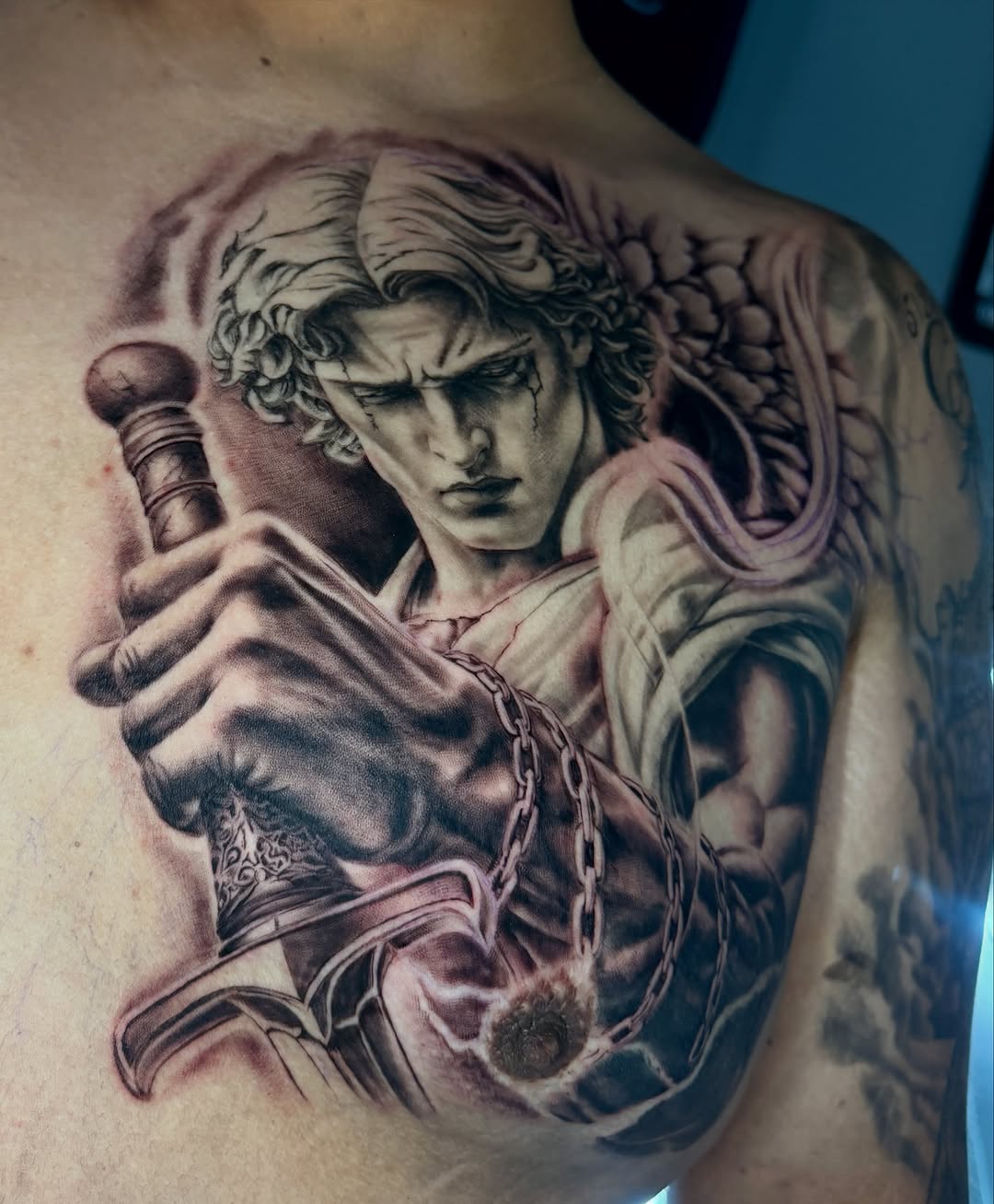Tattoo by @lasmanosdeltoro — realism, black_and_grey