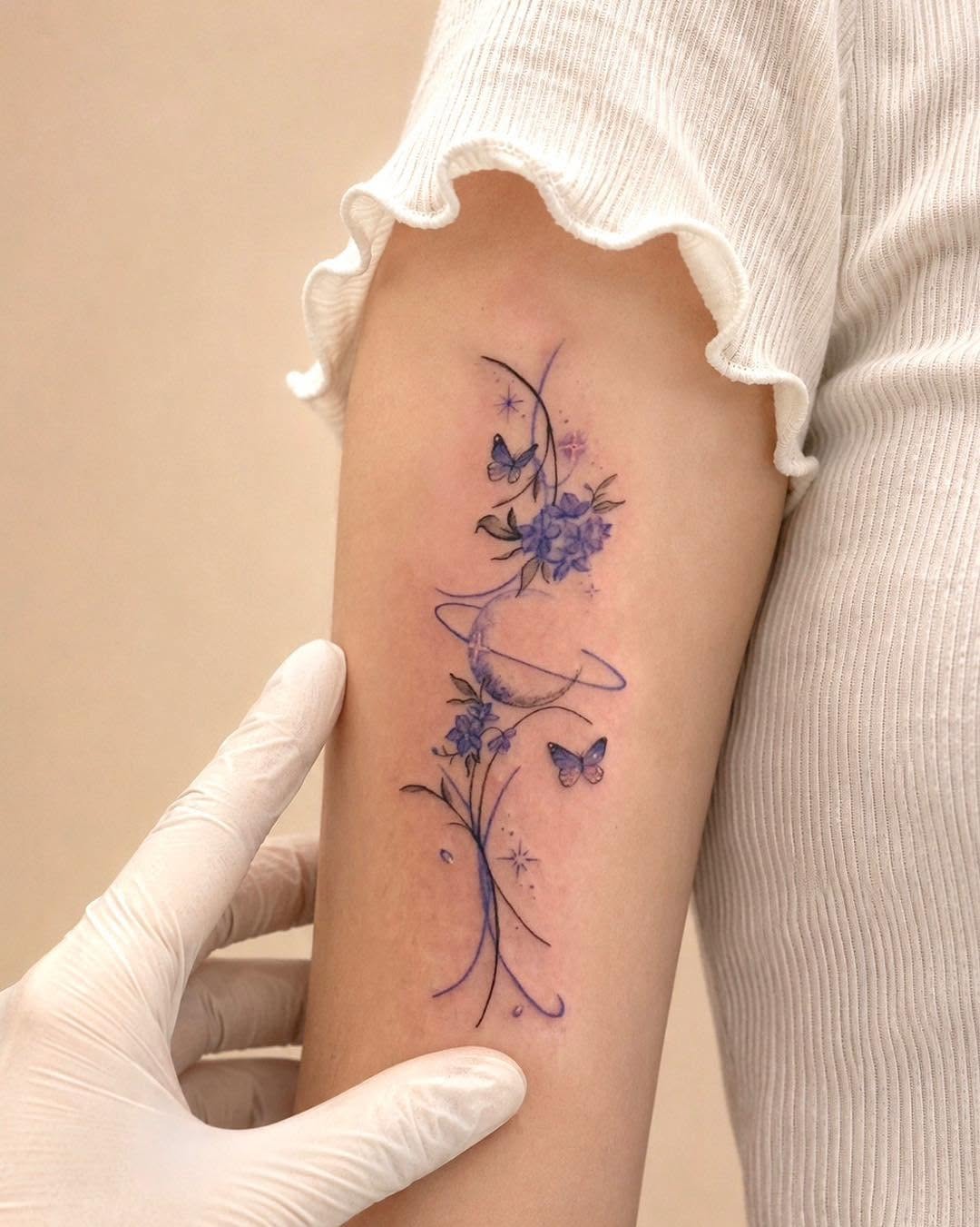 Tattoo by @morae_tattoo — fine_line, minimalist